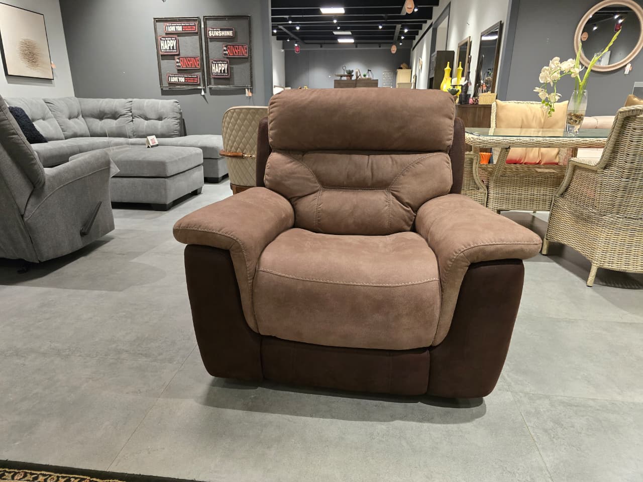 RS-12505-Y(1) - 1 SEATER RECLINER(MANUAL) - OUTLET (S60096 - 24-05-2026 - Arvind Swamy - OUTLET)