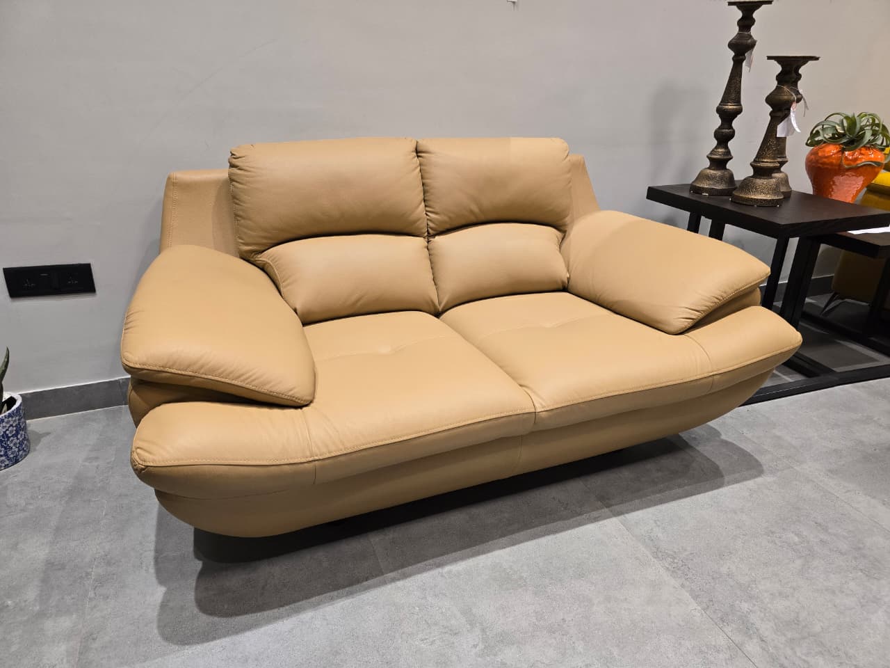 1235(CUSTOMIZED) - 2 SEATER - OUTLET