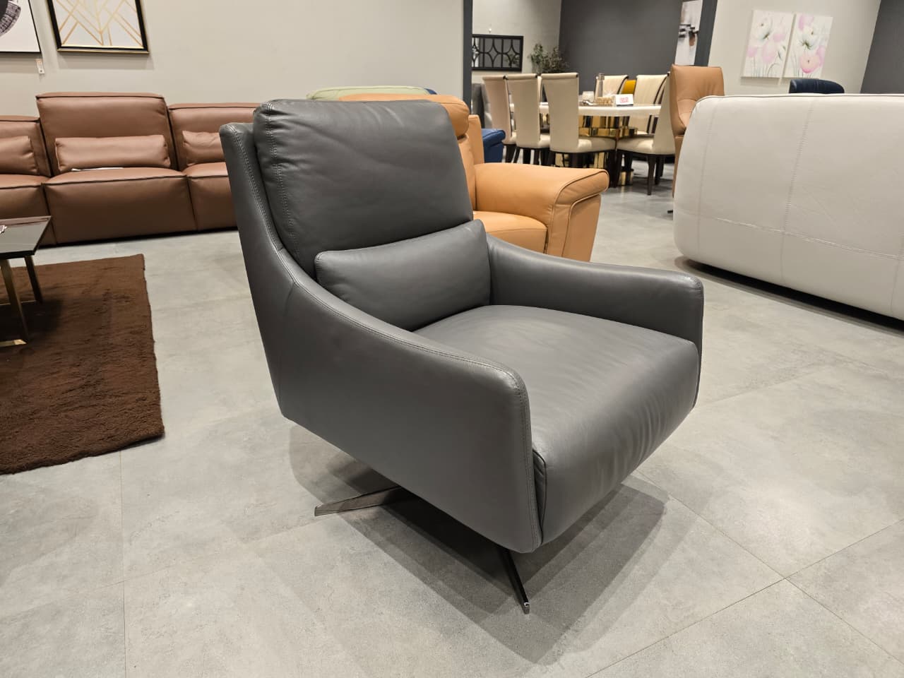 C065-066-14 - SWIVEL CHAIR - OUTLET