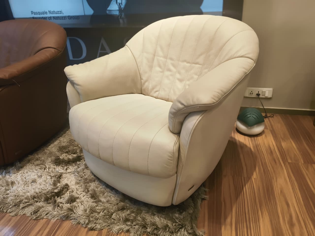 C163-A0D2(1) - SWIVEL CHAIR - BTM