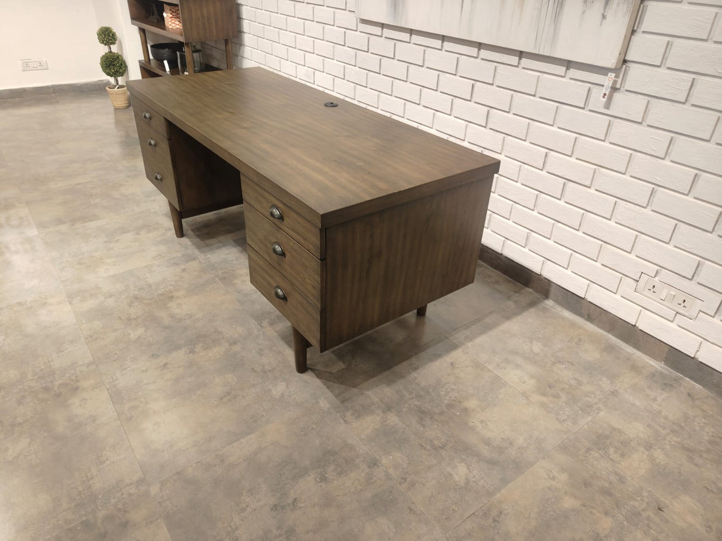 H683-27(1) - OFFICE DESK - BSK (S60006 - 23-05-2026 - Novel Prakash - BTM)