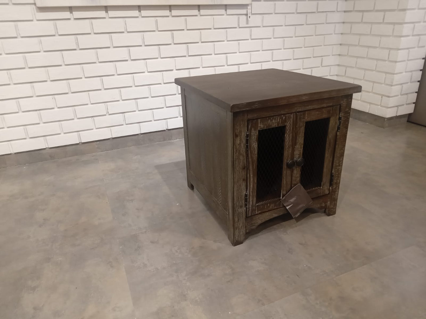 T446-3 - END TABLE - BSK