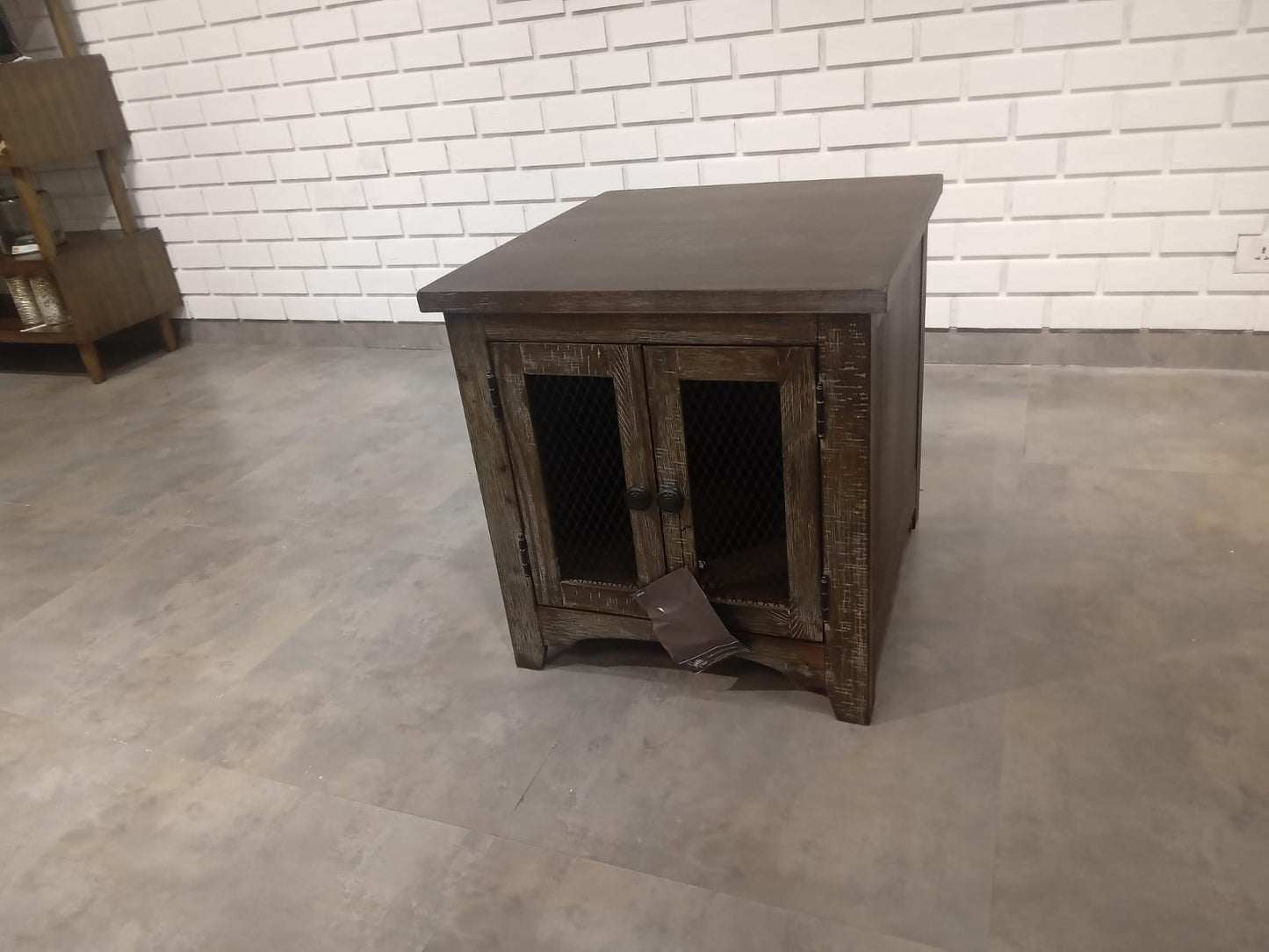 T446-3 - END TABLE - BSK