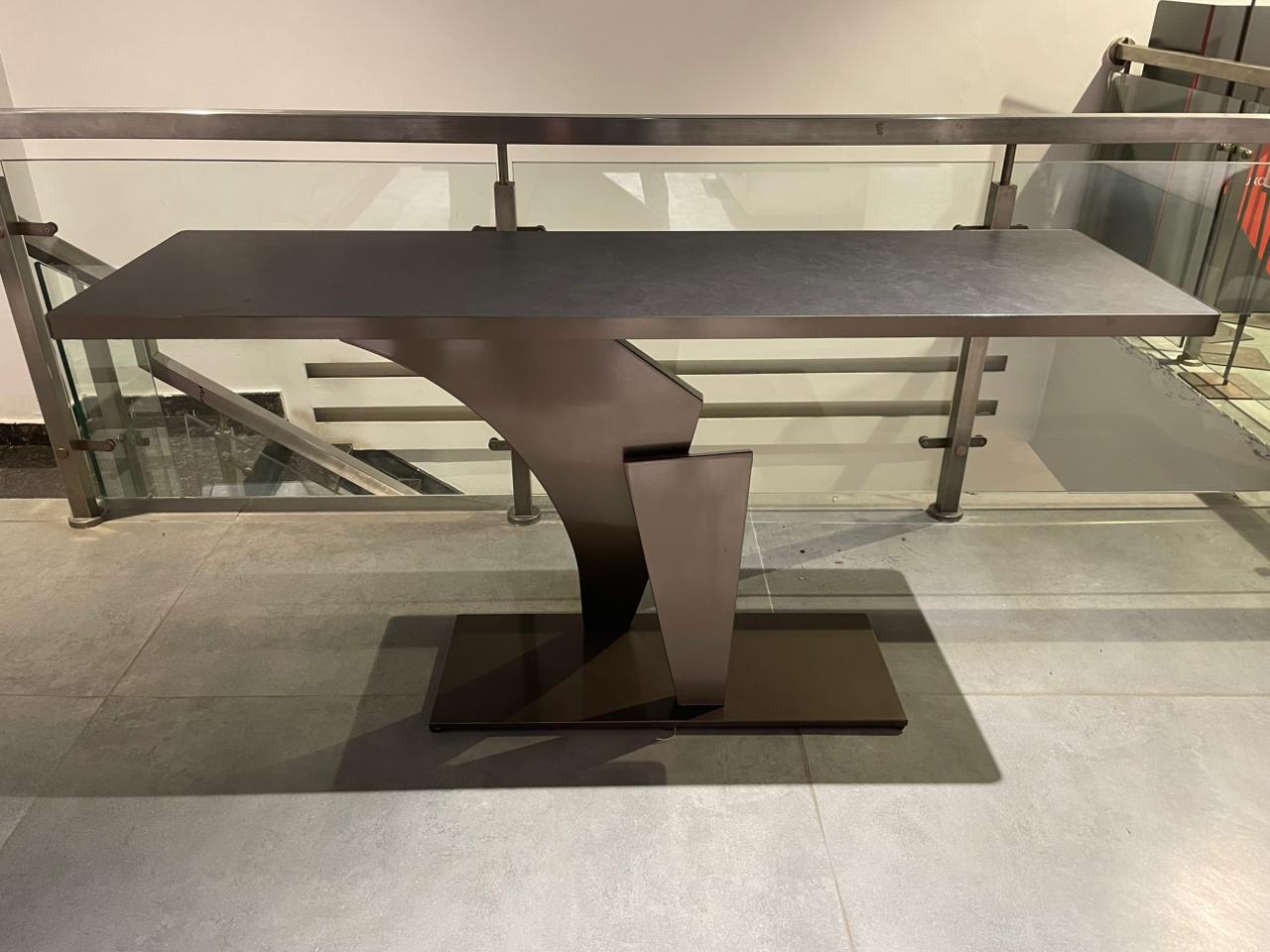 LC-149 - CONSOLE TABLE - WFD