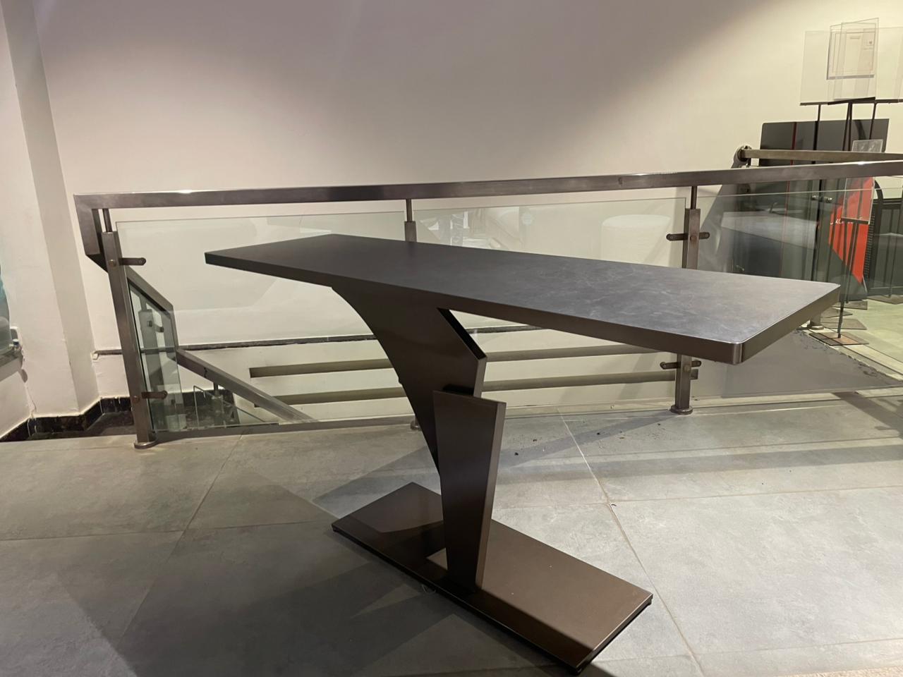 LC-149 - CONSOLE TABLE - WFD