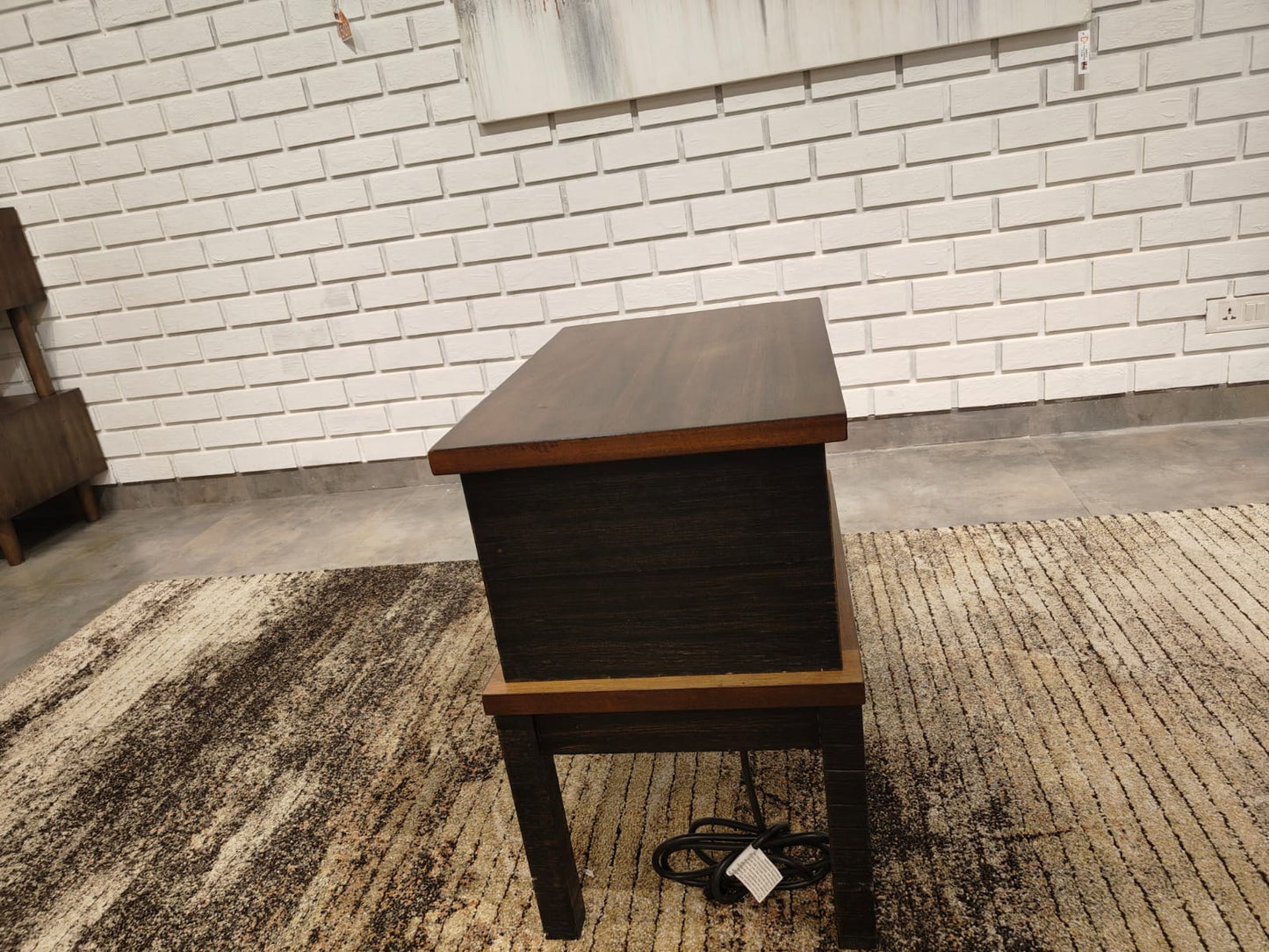 T892-7 - END TABLE - BSK