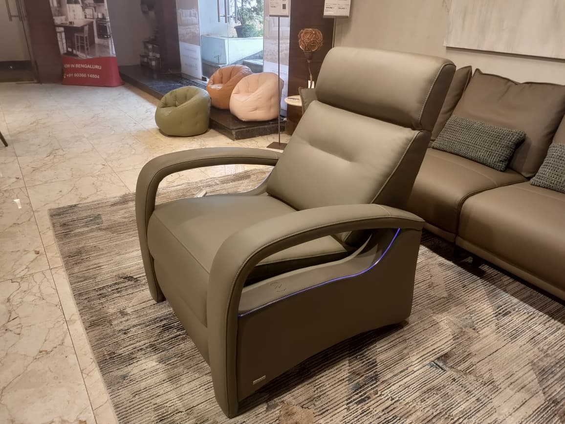 AW2312C - 1 SEATER RECLINER(ELECTRIC) - BSK