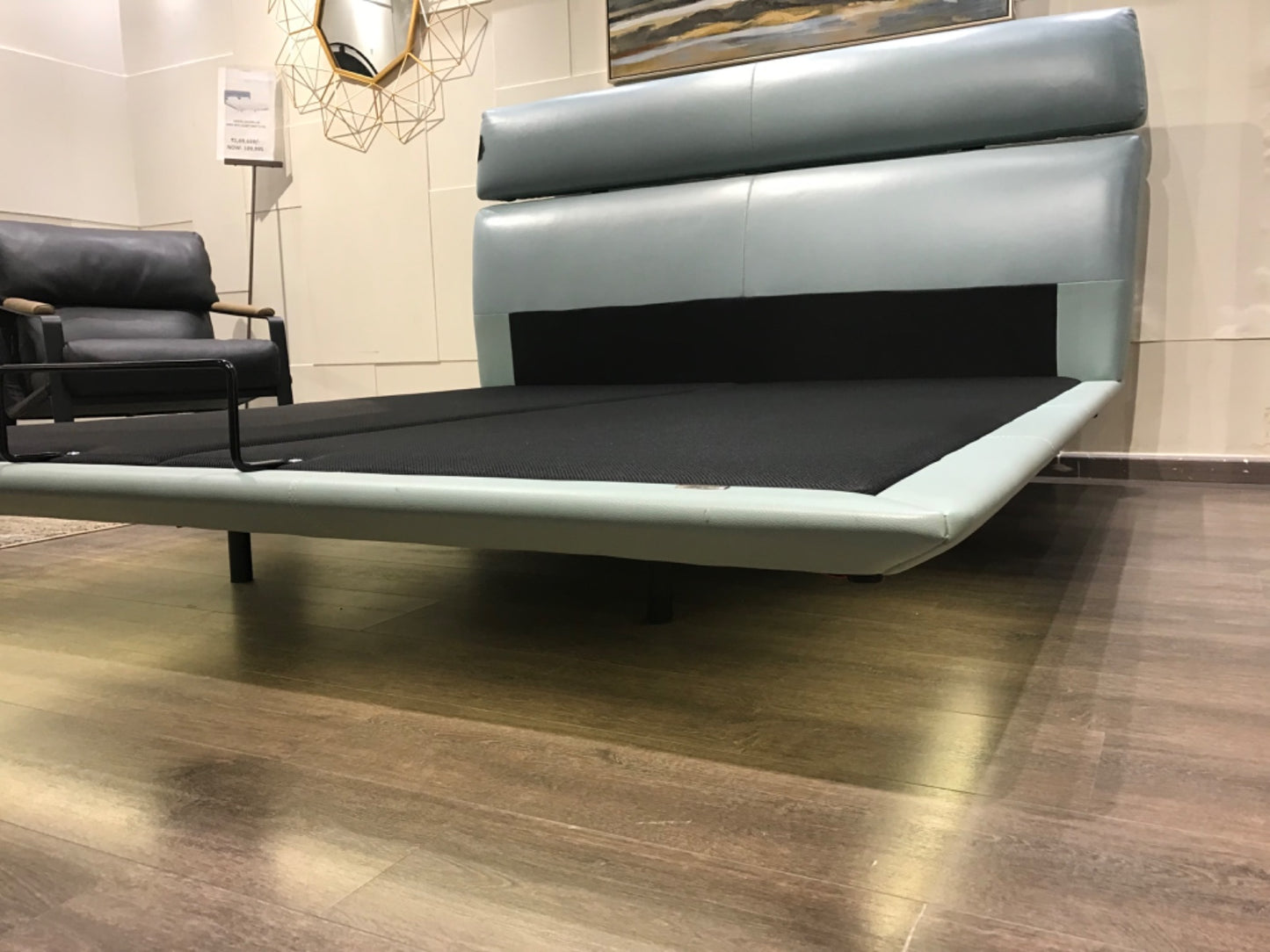 DC2201-18 - KING BED - BTM