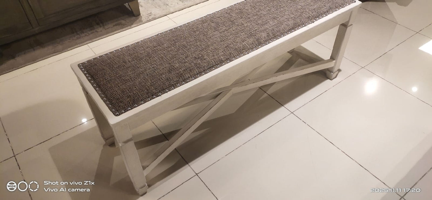 D647-00 - DINING BENCH - BH