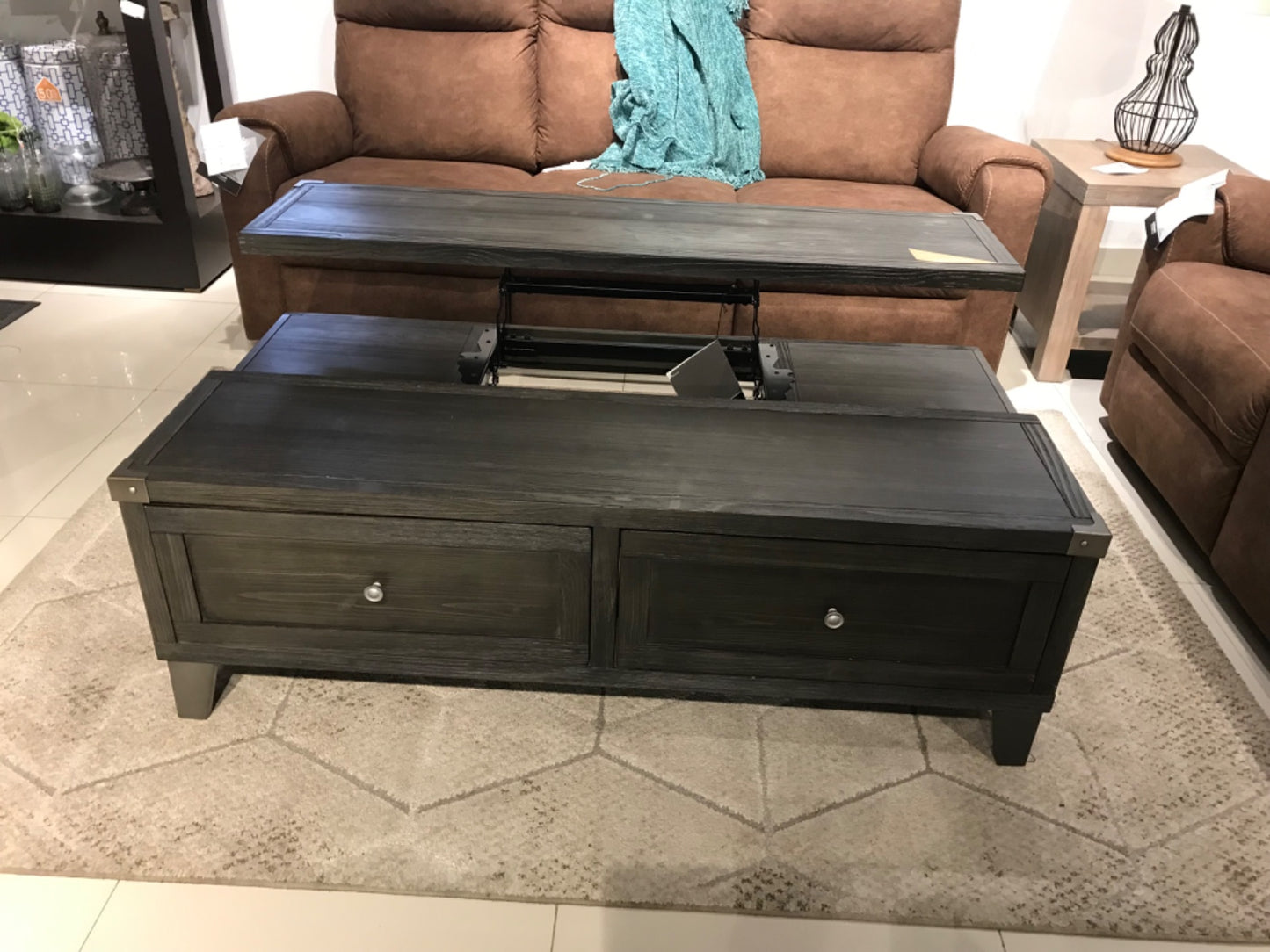 T901-9 - CENTRE TABLE - BTM