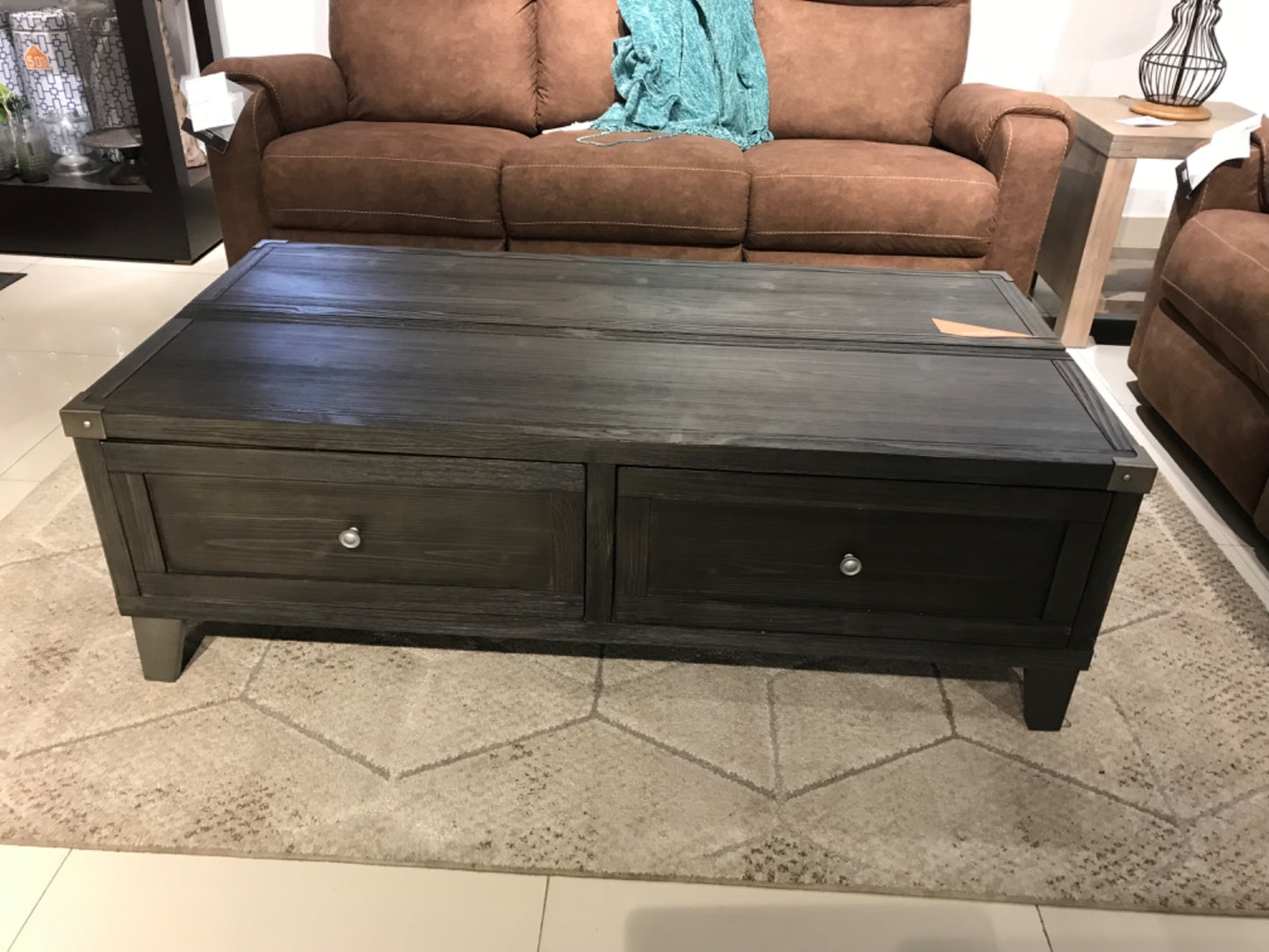T901-9 - CENTRE TABLE - BTM