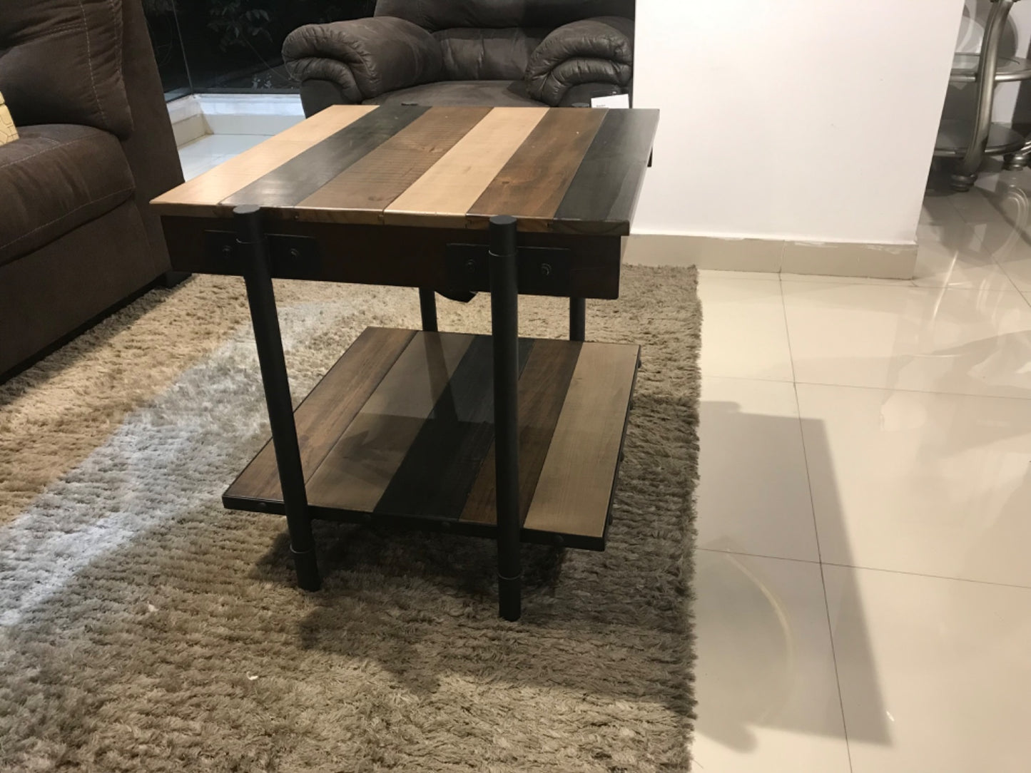 T259-2 - SIDE TABLE - BTM