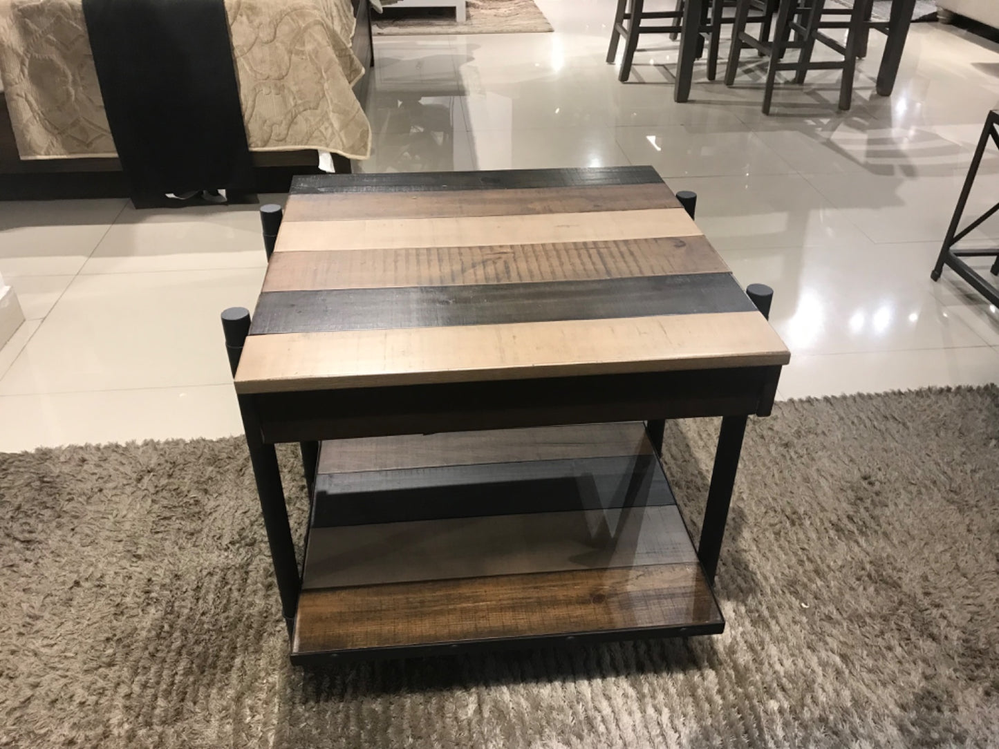 T259-2 - SIDE TABLE - BTM