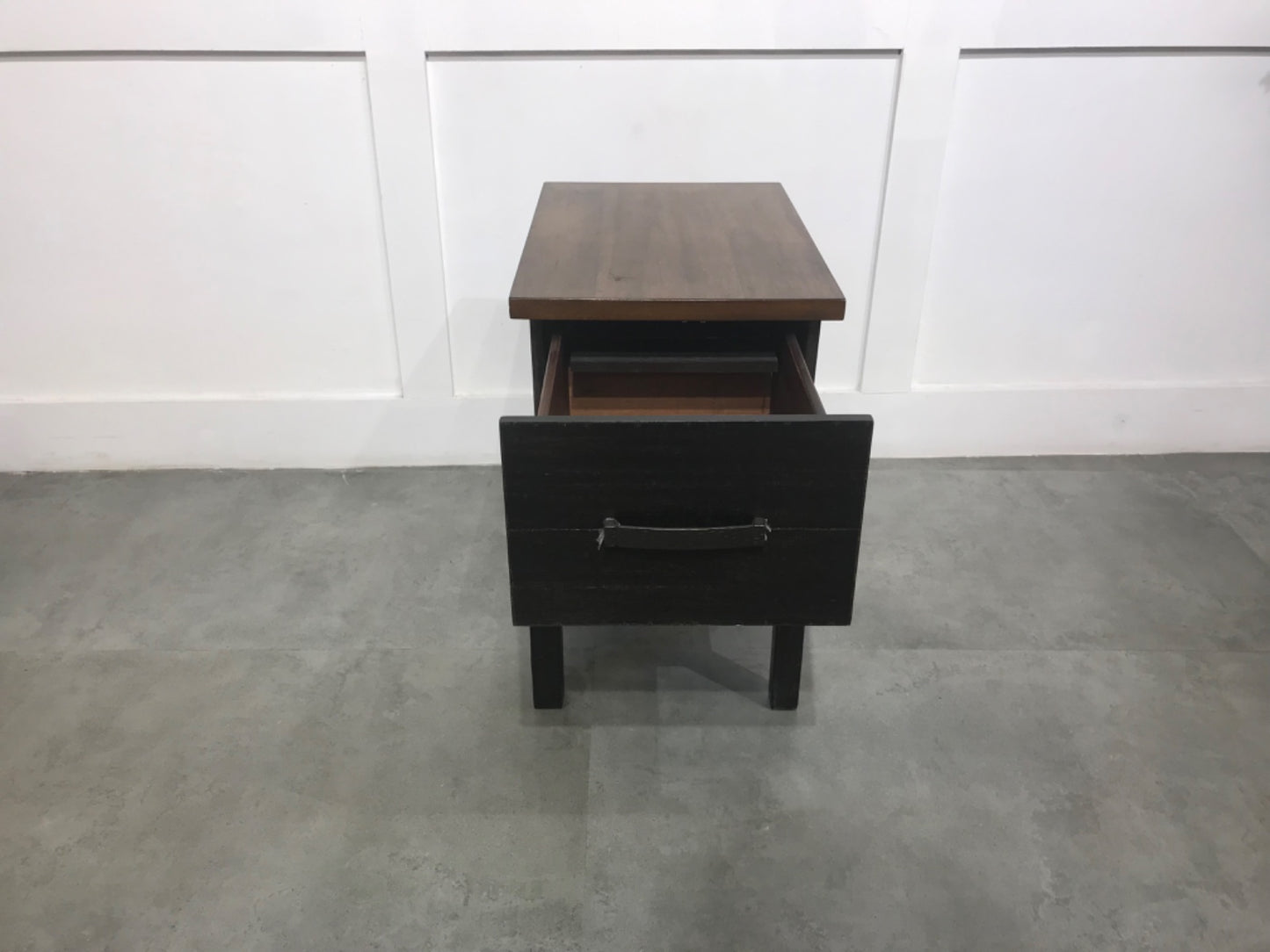 T892-7 - SIDE TABLE - BTM