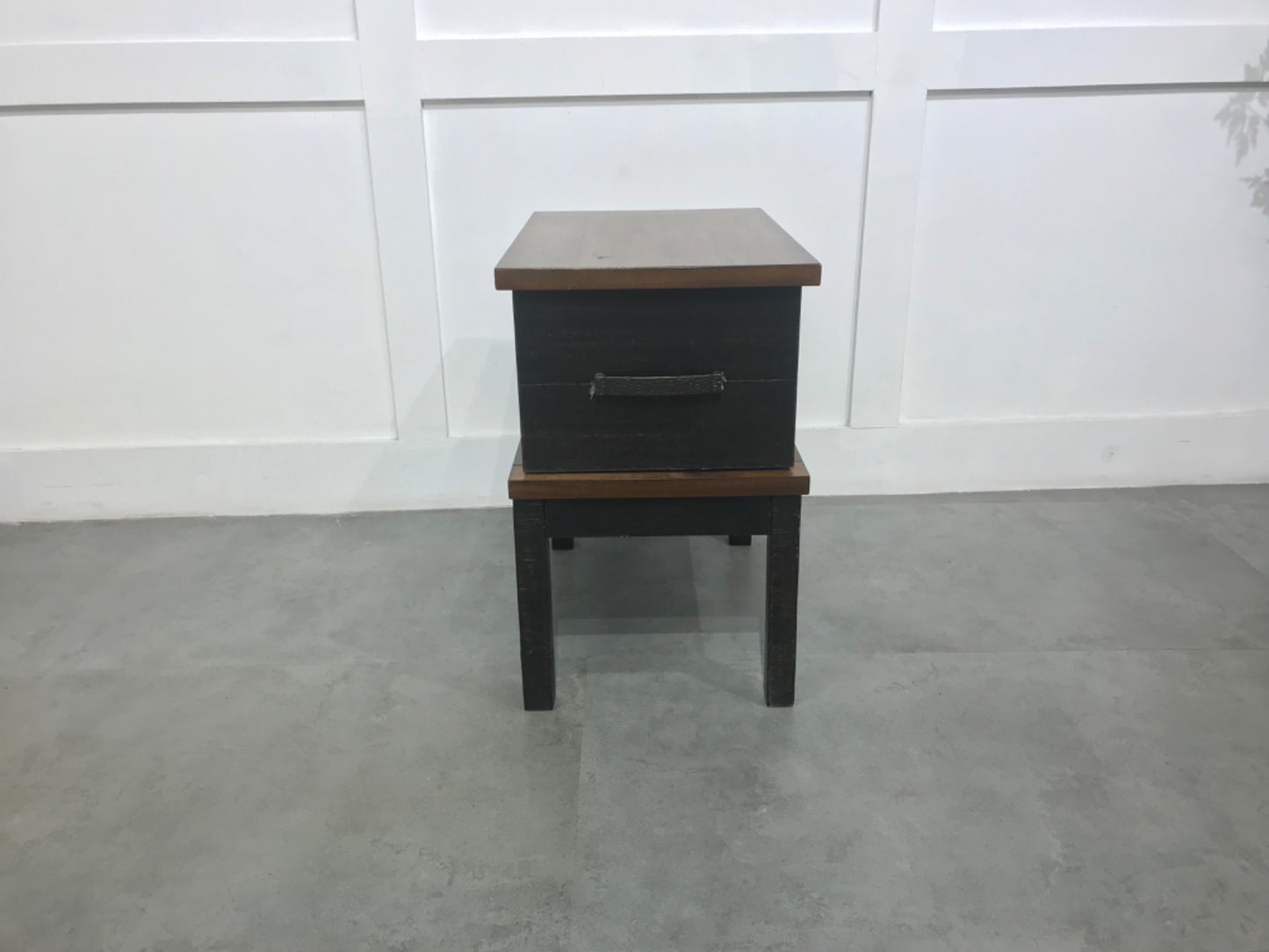 T892-7 - SIDE TABLE - BTM