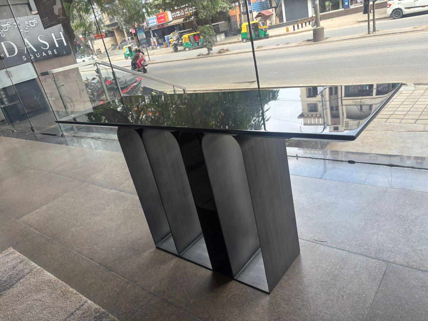 DT896-1 - CONSOLE TABLE - WFD