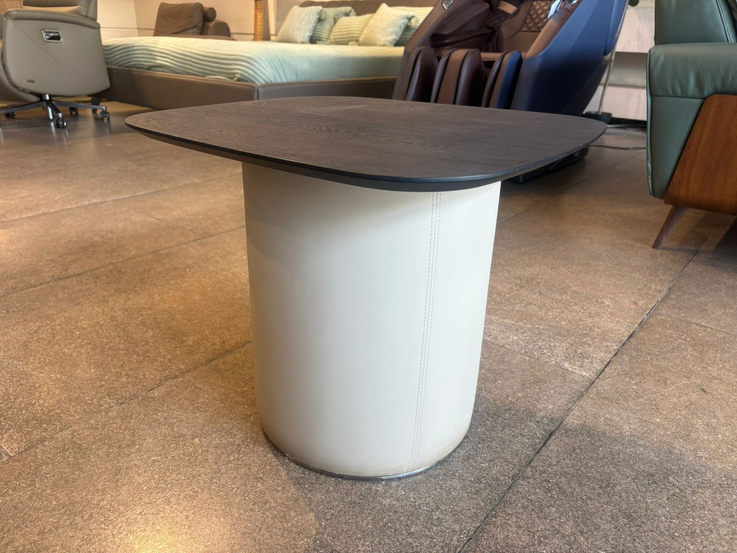 DP2351B - SIDE TABLE - WFD