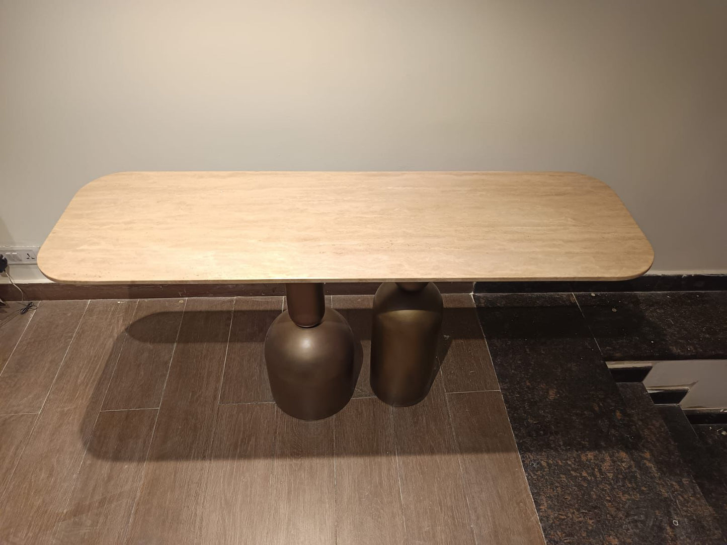 DT916 - CONSOLE TABLE - WFD