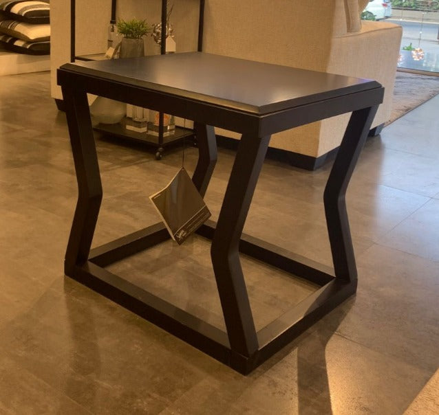 T592-3 - SIDE TABLE - MDP