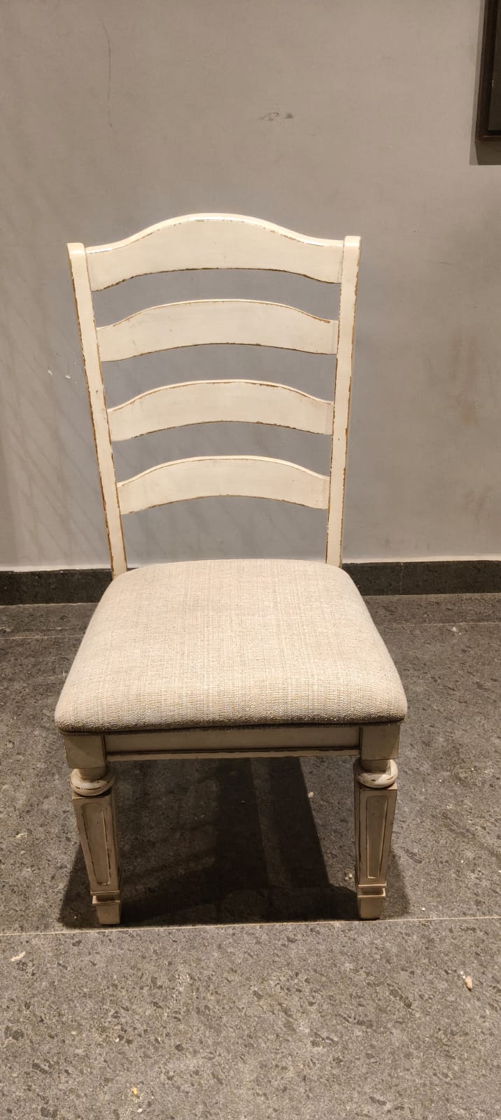 D743-01(4) - DINING CHAIR - BWDA