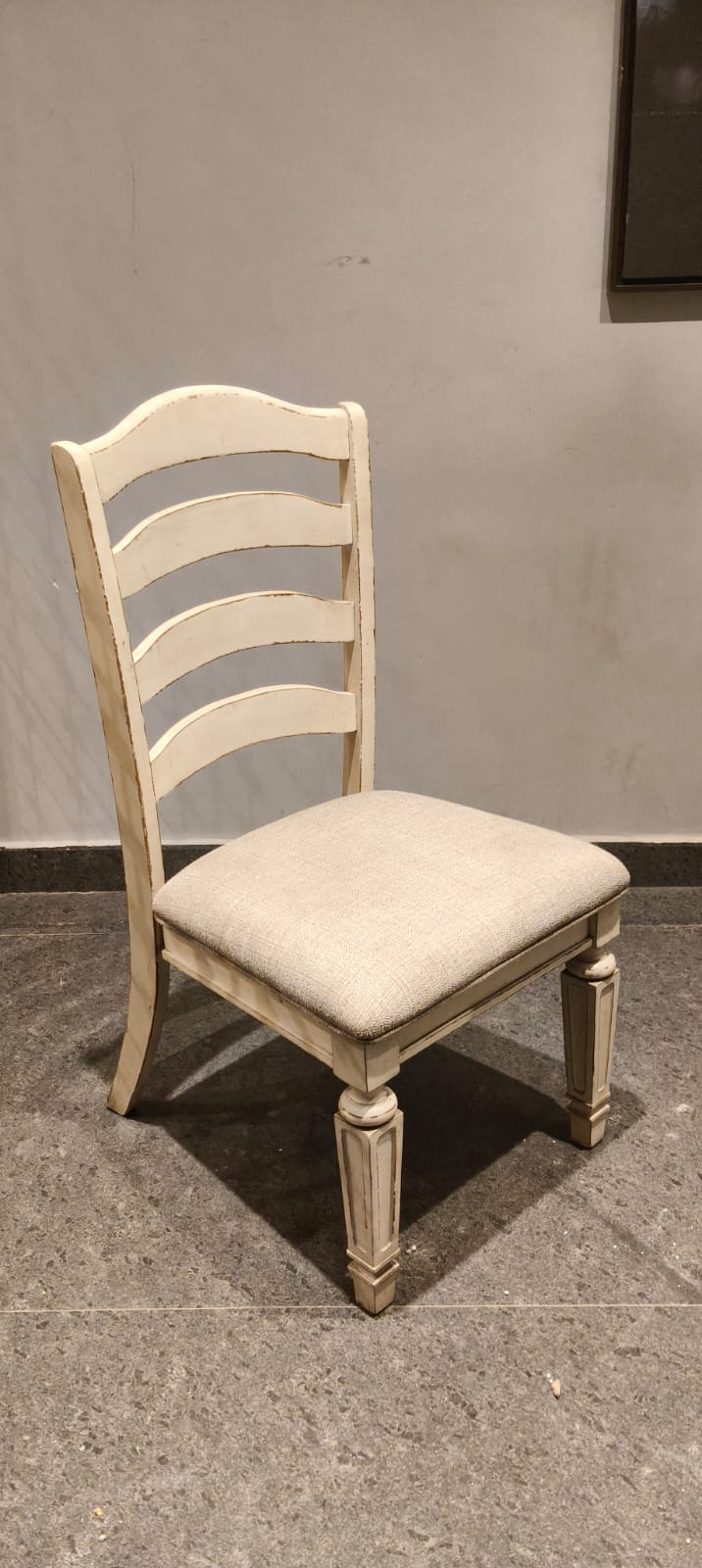 D743-01(4) - DINING CHAIR - BWDA