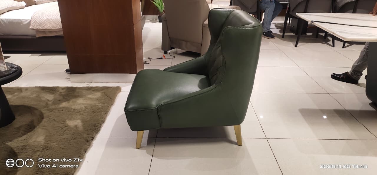 11740 - CLUB CHAIR - BH