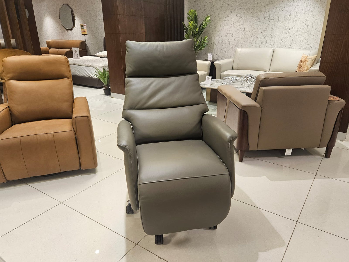 AW2206C-2 - 1 SEATER RECLINER(ELECTRIC) - BH