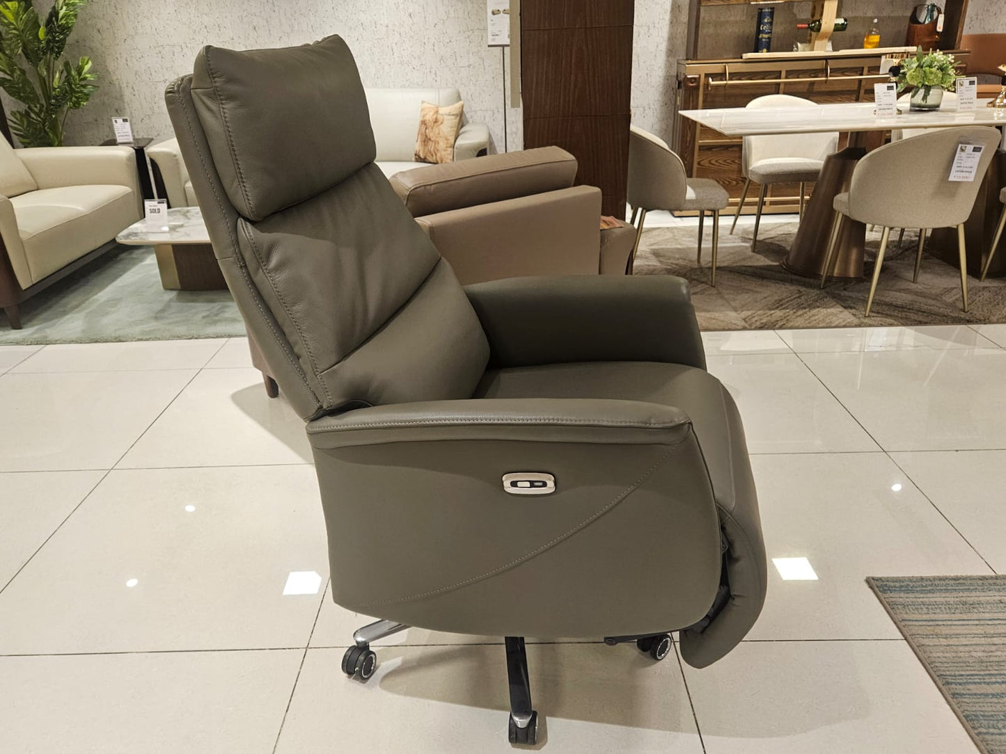 AW2206C-2 - 1 SEATER RECLINER(ELECTRIC) - BH