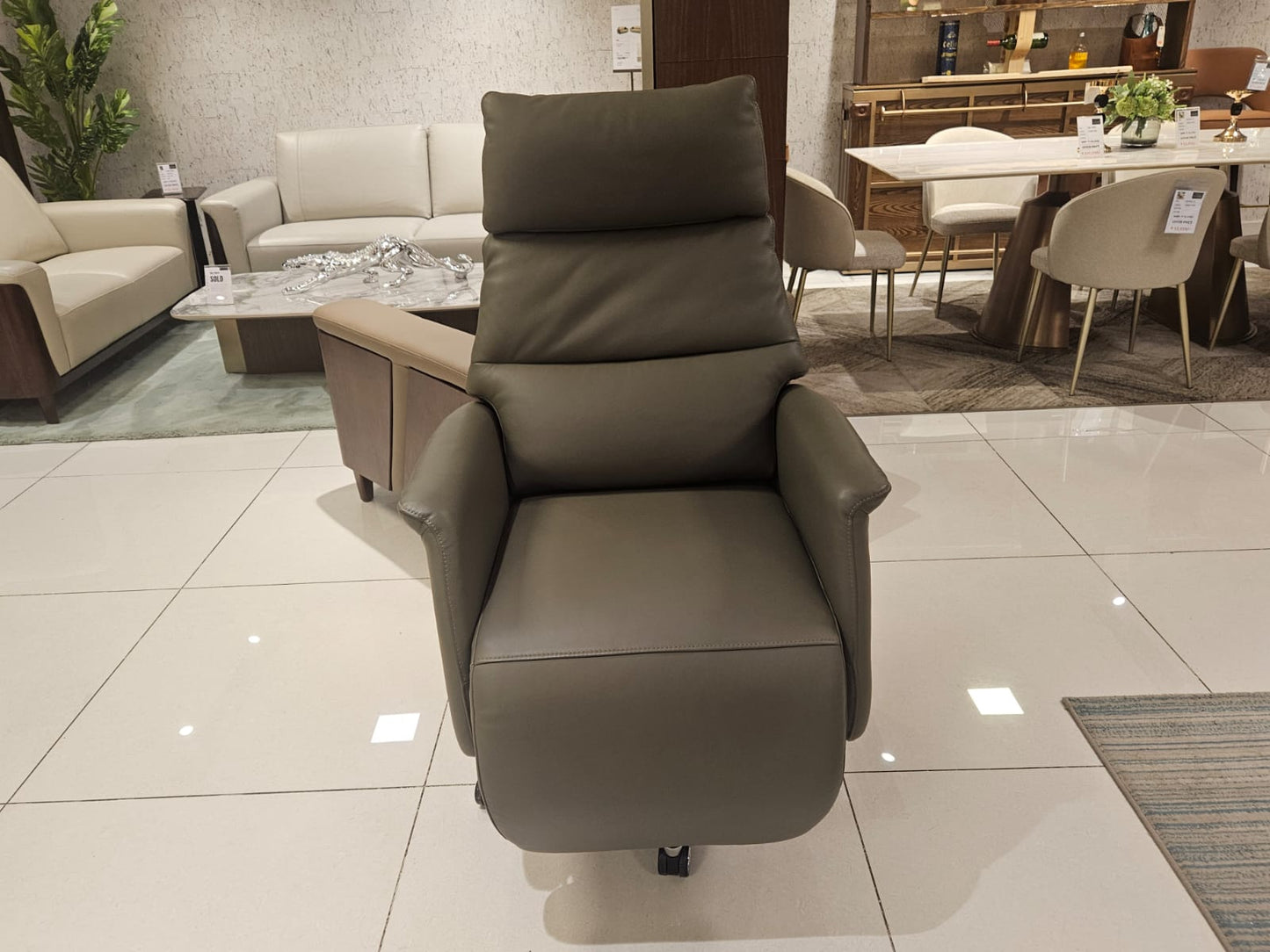 AW2206C-2 - 1 SEATER RECLINER(ELECTRIC) - BH