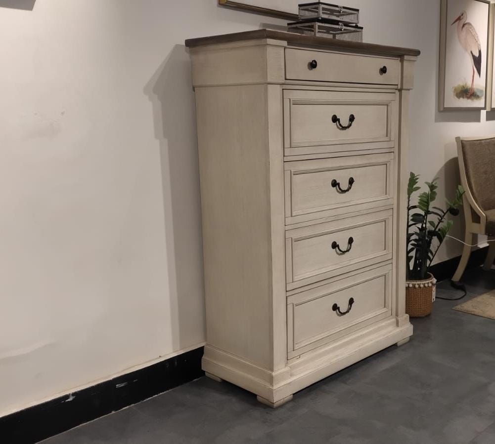 B647-146 - CHEST OF DRAWER - GB