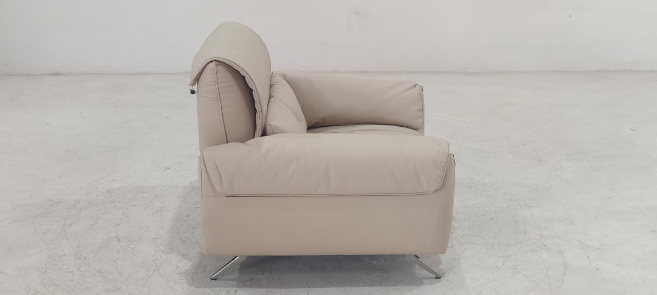 BY.760 - 1.5 SEATER - BLR WH
