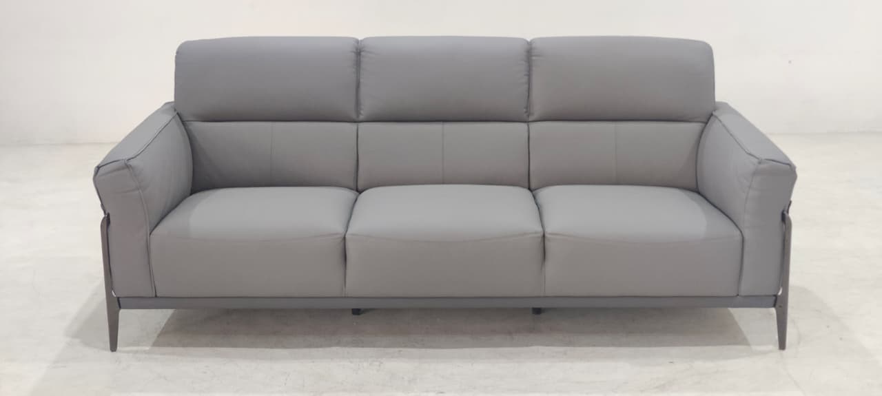8181(1) - 3 SEATER - BLR WH