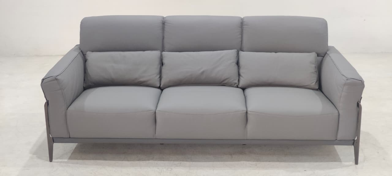 8181(1) - 3 SEATER - BLR WH