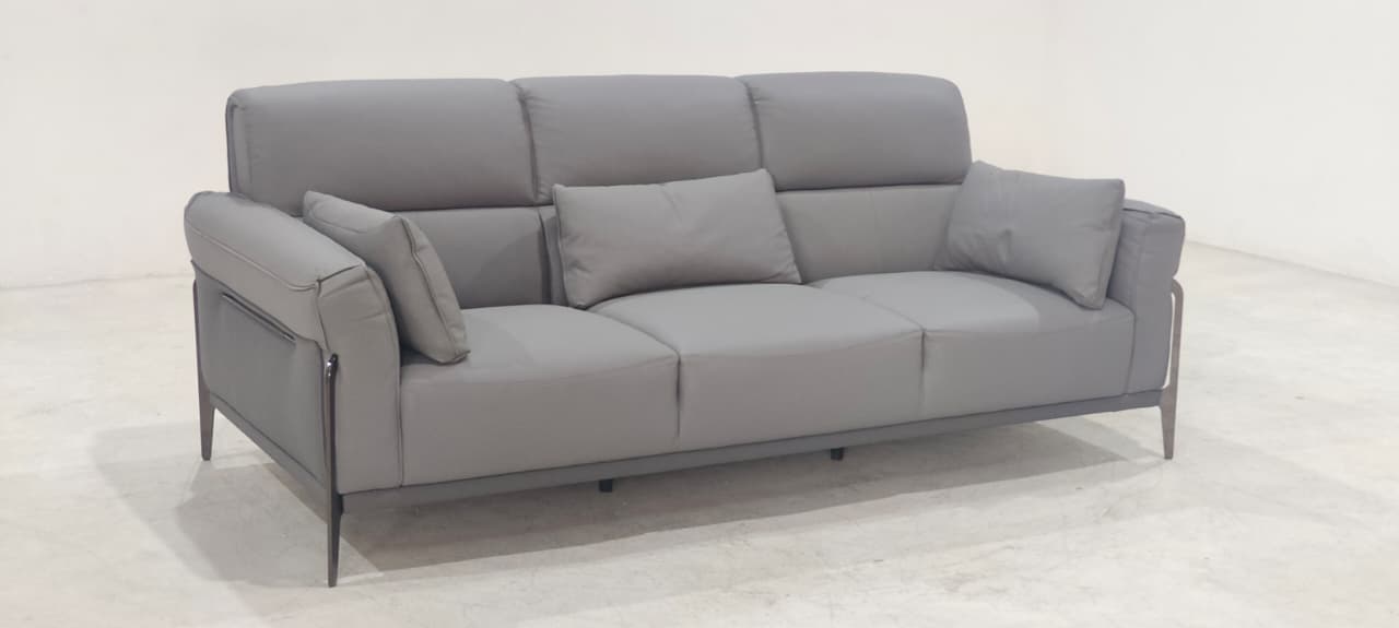 8181(1) - 3 SEATER - BLR WH
