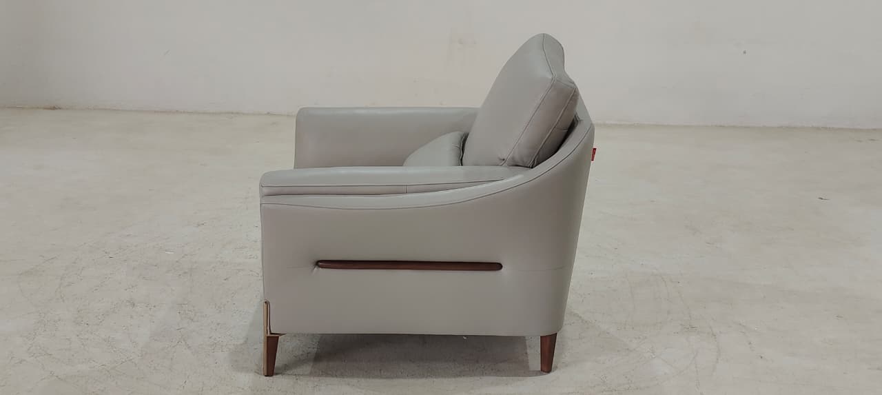 8159(5) - 1 SEATER - BLR WH