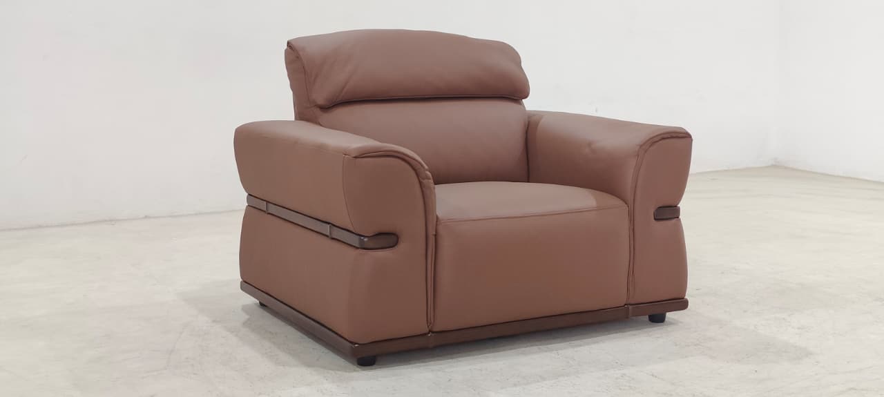 8207(4) - 1 SEATER - BLR WH