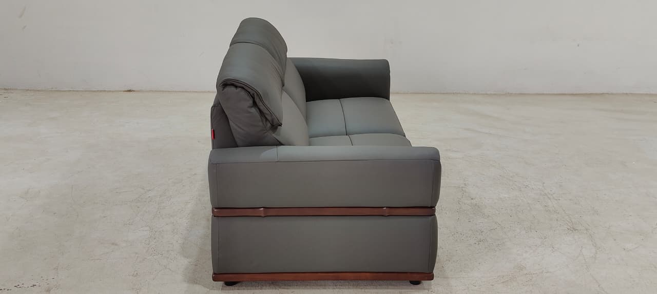8207(2) - 2.5 SEATER - BLR WH
