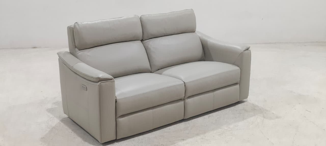 KM.5035(1) - 3 SEATER RECLINER(ELECTRIC) - OUTLET