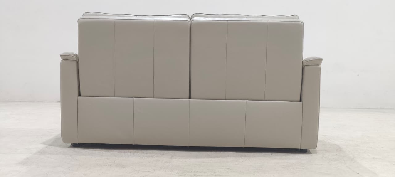 KM.5035(1) - 3 SEATER RECLINER(ELECTRIC) - OUTLET