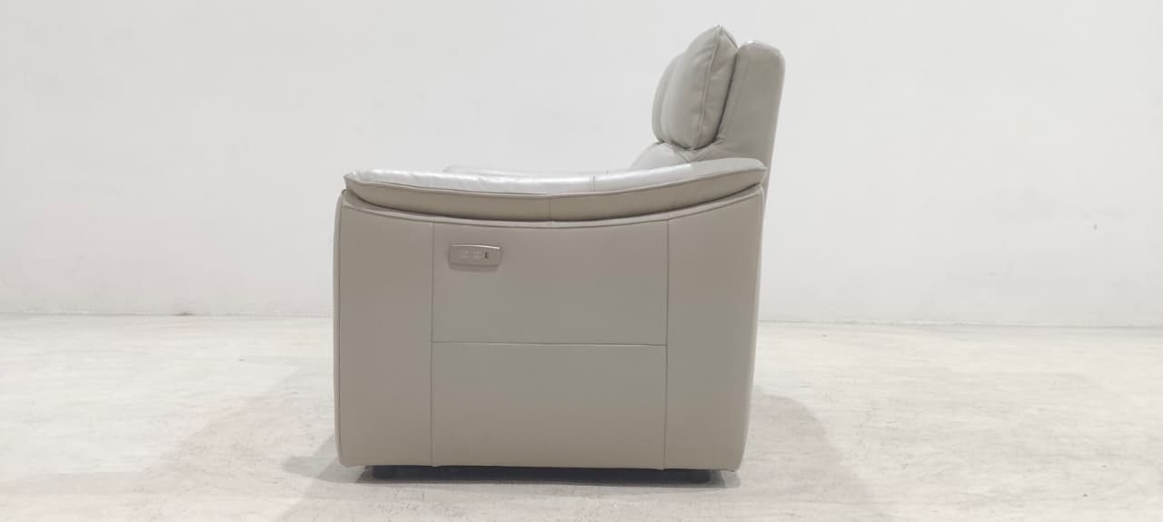 KM.5035(1) - 3 SEATER RECLINER(ELECTRIC) - OUTLET