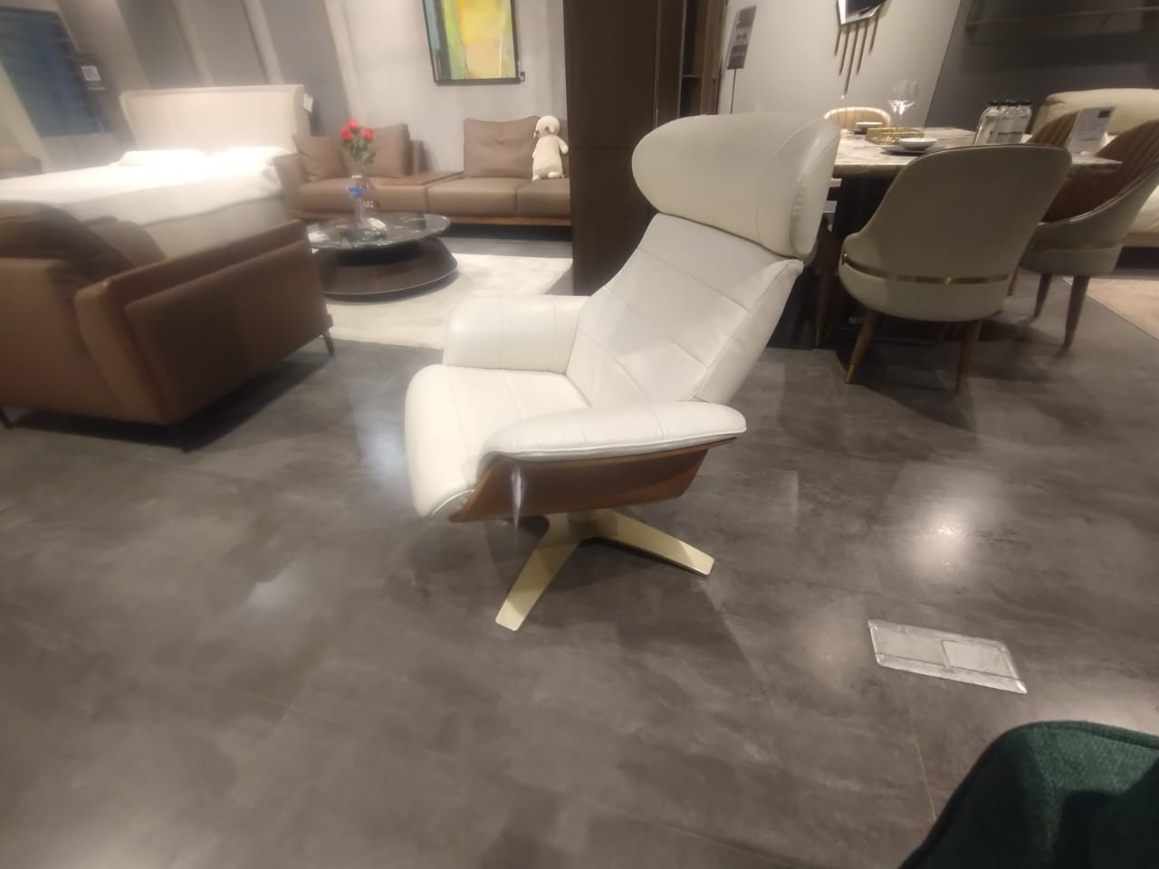 A928 - CHAIR - STJ