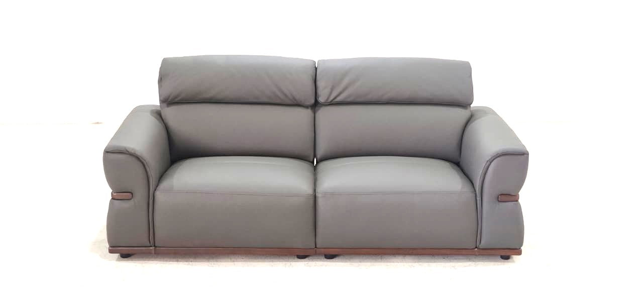 8207(3) - 3 SEATER - BLR WH