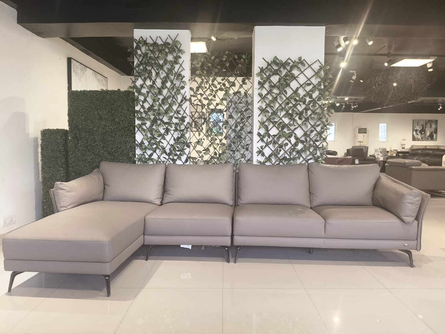KUKA 130 - 3.5 SEATER+CHAISE - BTM
