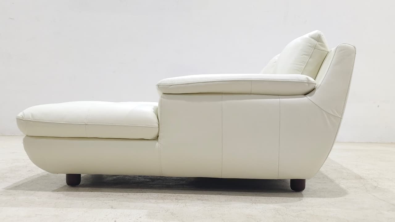 1235(1) - 3 SEATER+CHAISE - BLR WH (S55825 - 27-03-2026 - Raj - BH)