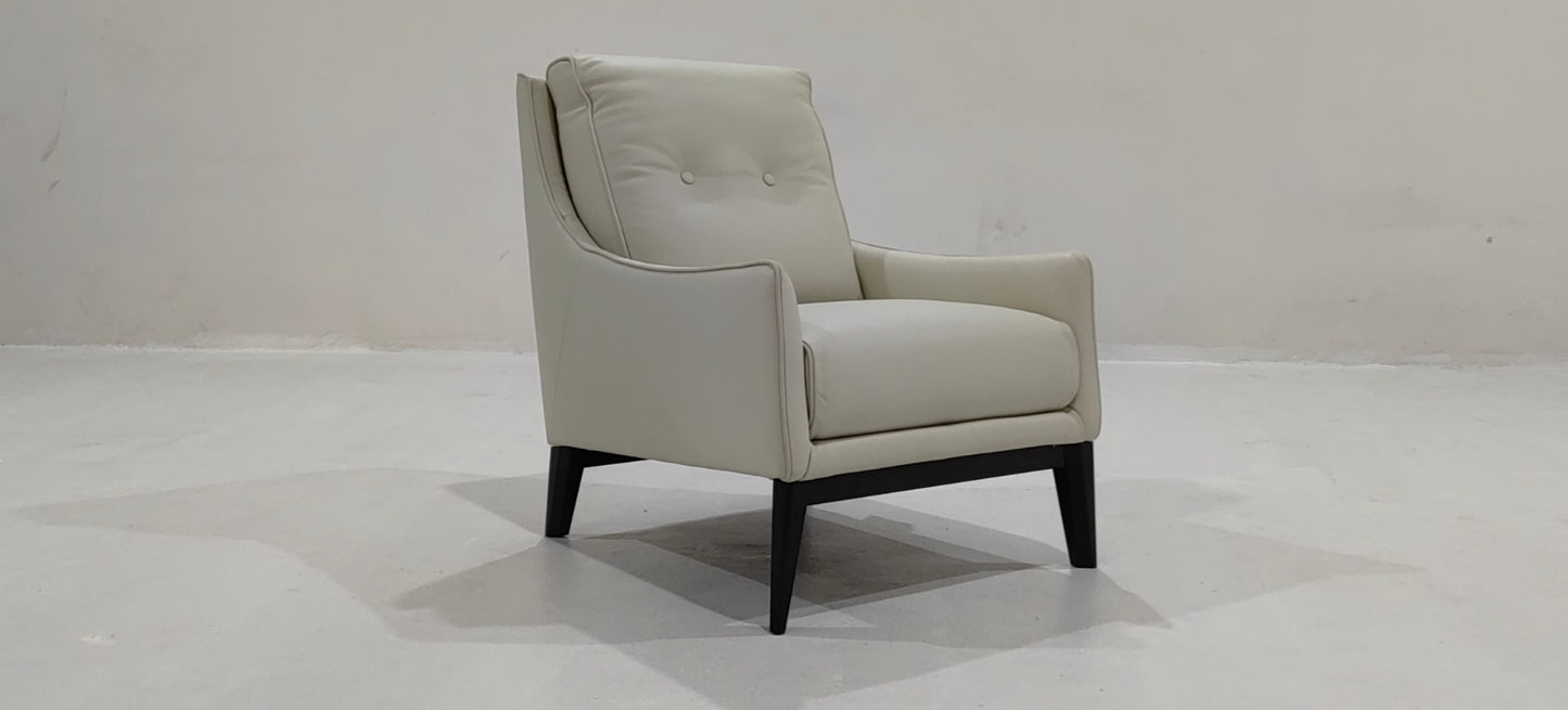 C011-003-10 - ARM CHAIR - BLR WH
