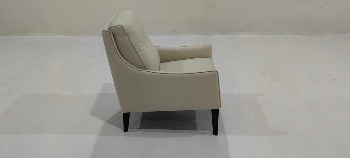 C011-003-10 - ARM CHAIR - BLR WH