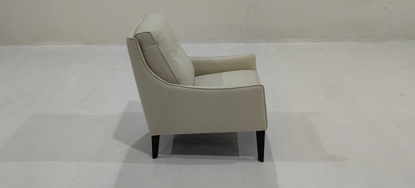 C011-003-10 - ARM CHAIR - BLR WH