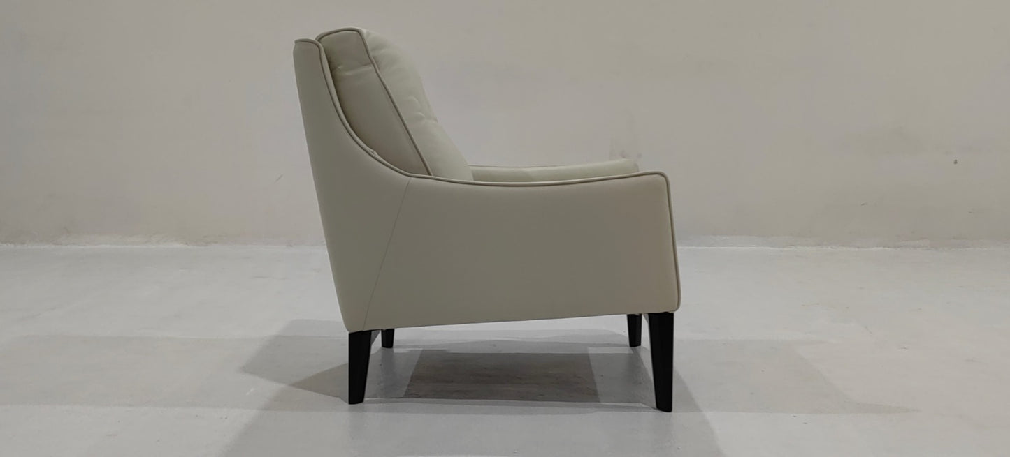 C011-003-10 - ARM CHAIR - BLR WH