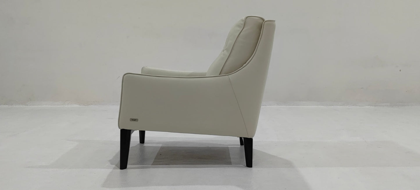 C011-003-10 - ARM CHAIR - BLR WH