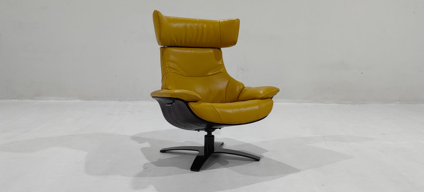 A985(7) - CHAIR+OTTOMAN - BLR WH
